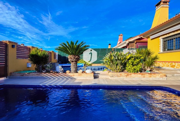 Tweedehands - Villa -
Guardamar del Segura - Costa Blanca