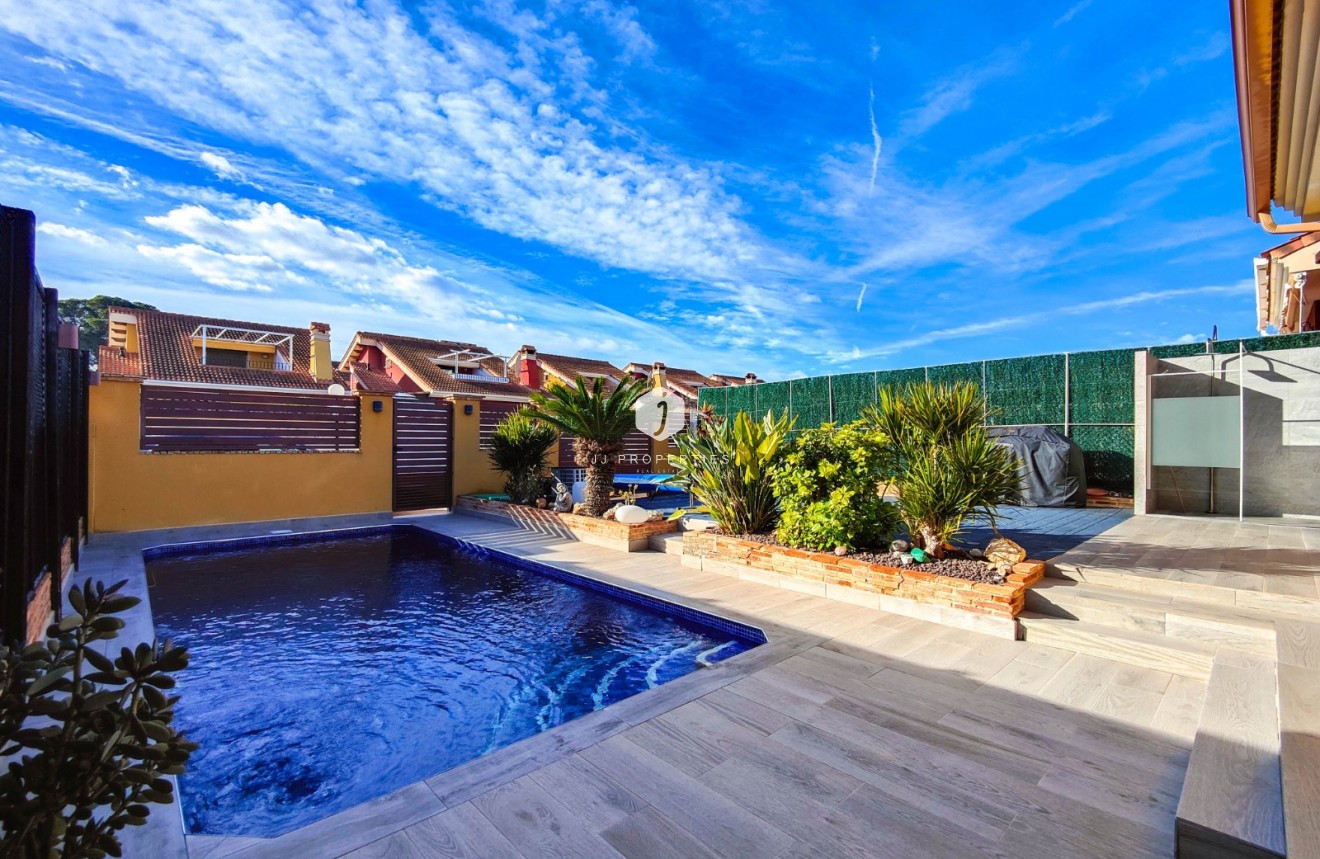 Tweedehands - Villa -
Guardamar del Segura - Costa Blanca