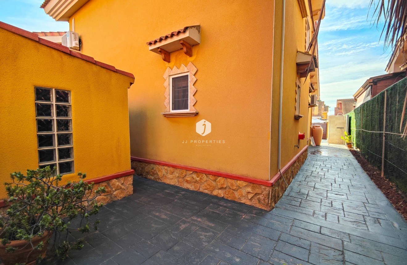 Tweedehands - Villa -
Guardamar del Segura - Costa Blanca