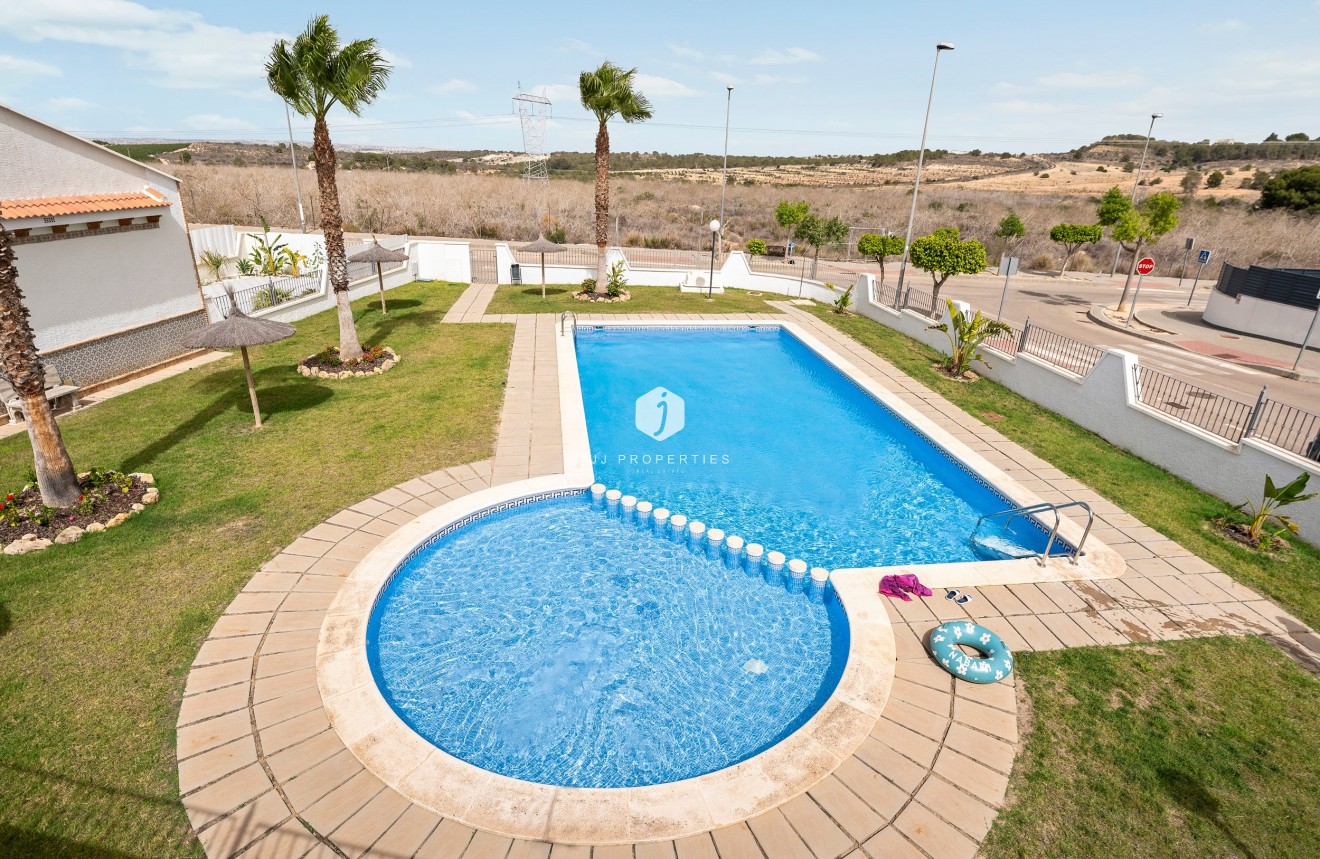 Resale - Chalet -
San Miguel de Salinas - Inland