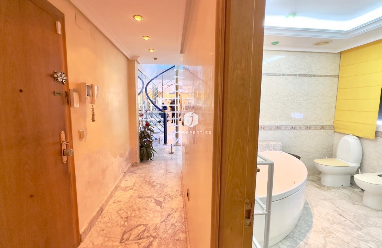 D'occasion - Attique -
Torrevieja - Centro