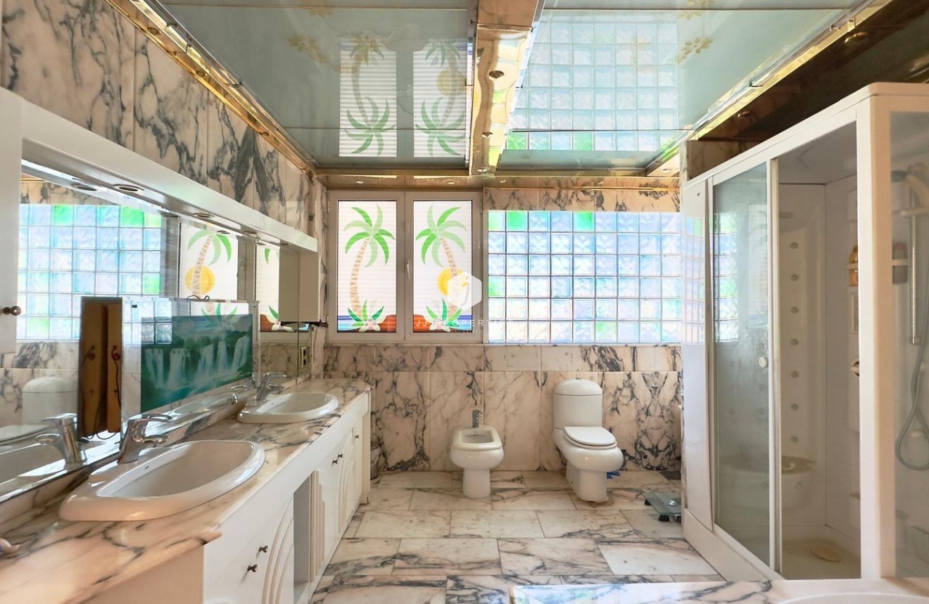 D'occasion - Attique -
Torrevieja - Centro