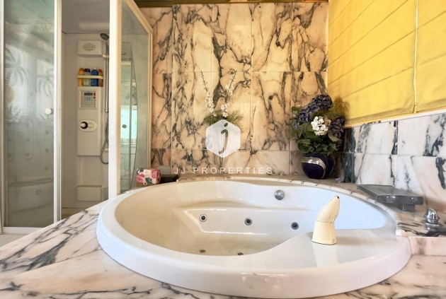 D'occasion - Attique -
Torrevieja - Centro