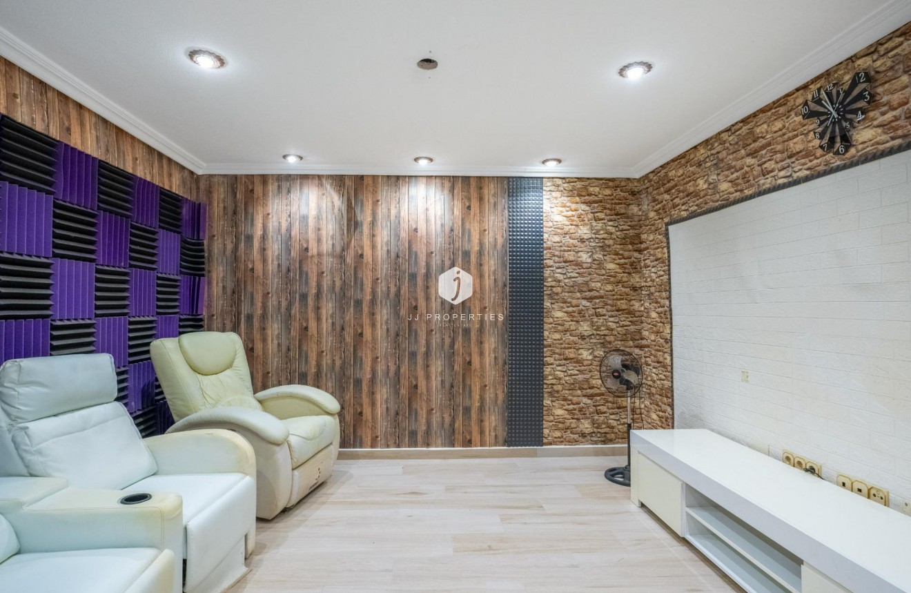 Resale - Villa -
Torrevieja - El chaparral