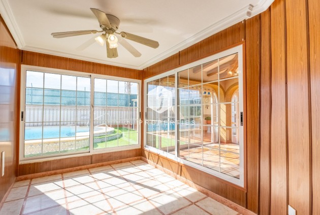 Resale - Villa -
Torrevieja - El chaparral