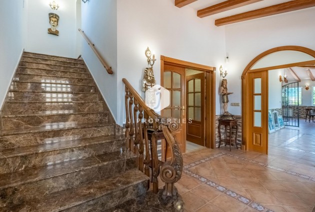 Resale - Villa -
Torrevieja - El chaparral