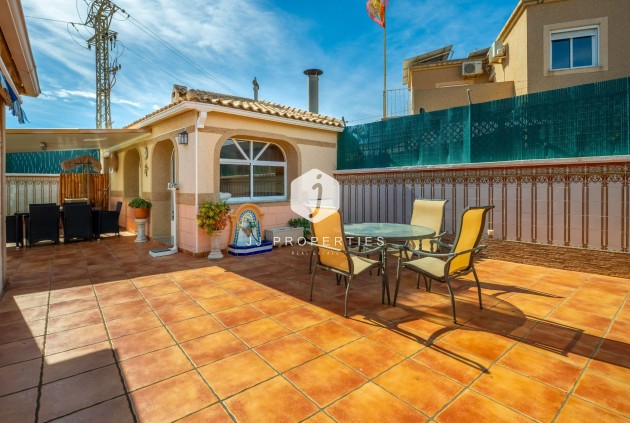 Resale - Villa -
Torrevieja - El chaparral