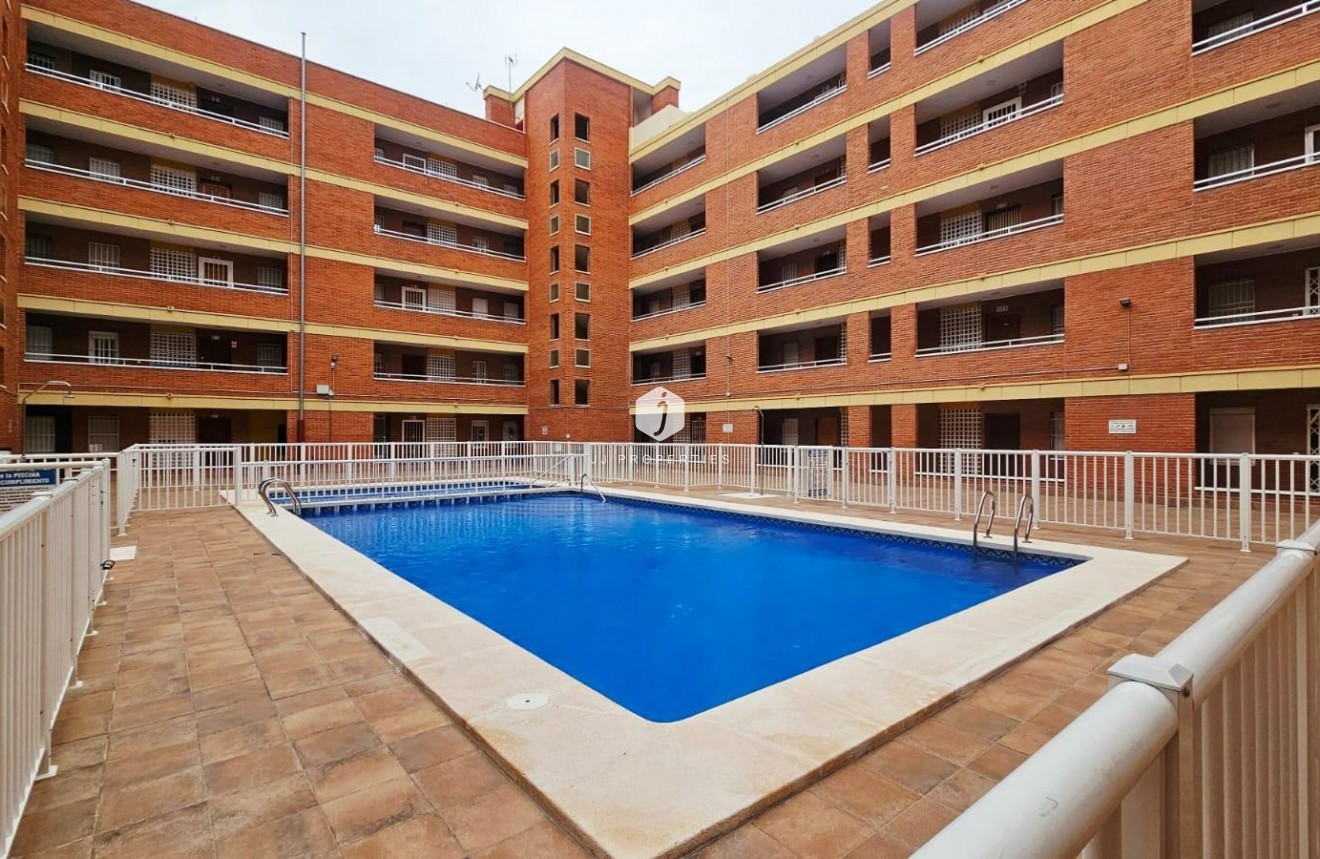 D'occasion - Appartement -
Torrevieja - Playa de los Naufragos