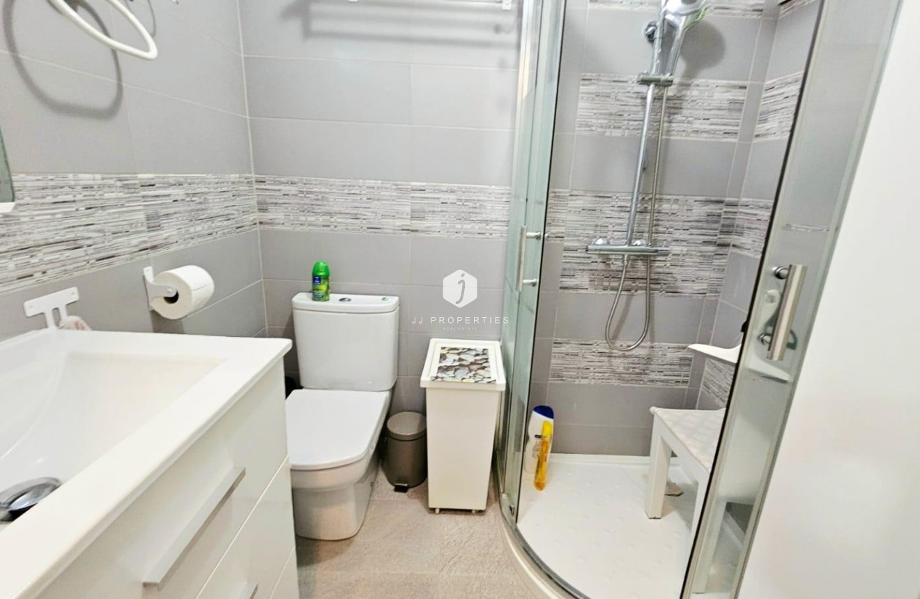 D'occasion - Appartement -
Torrevieja - Playa de los Naufragos