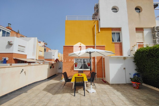 Aus zweiter Hand - Chalet -
Orihuela Costa - Costa Blanca