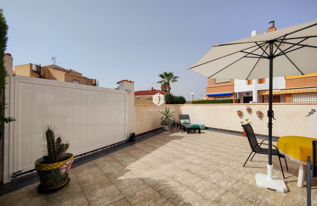 Resale - Chalet -
Orihuela Costa - Costa Blanca