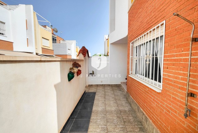 Resale - Chalet -
Orihuela Costa - Costa Blanca