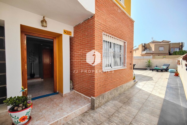 Resale - Chalet -
Orihuela Costa - Costa Blanca