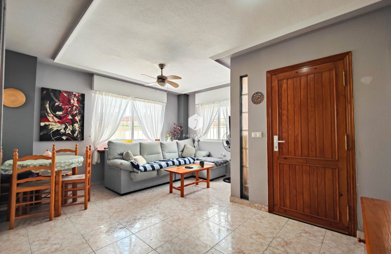 Resale - Chalet -
Orihuela Costa - Costa Blanca