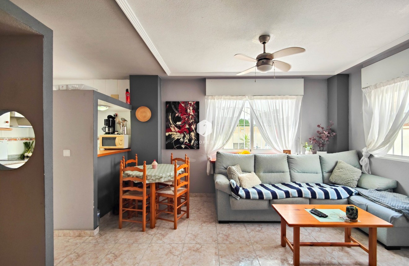 Resale - Chalet -
Orihuela Costa - Costa Blanca