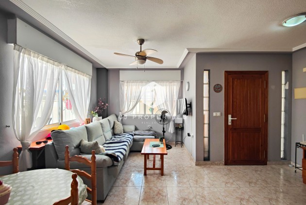 Resale - Chalet -
Orihuela Costa - Costa Blanca