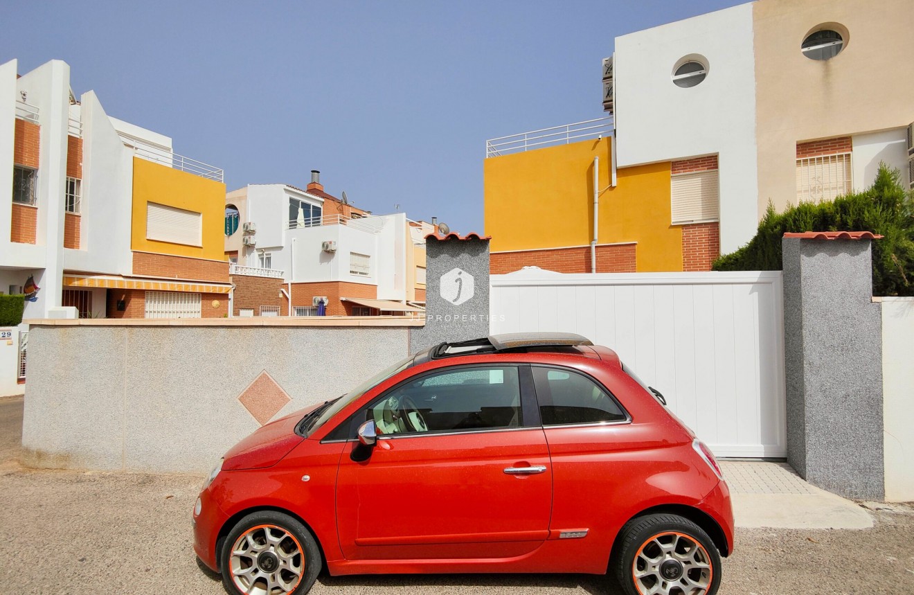 Resale - Chalet -
Orihuela Costa - Costa Blanca