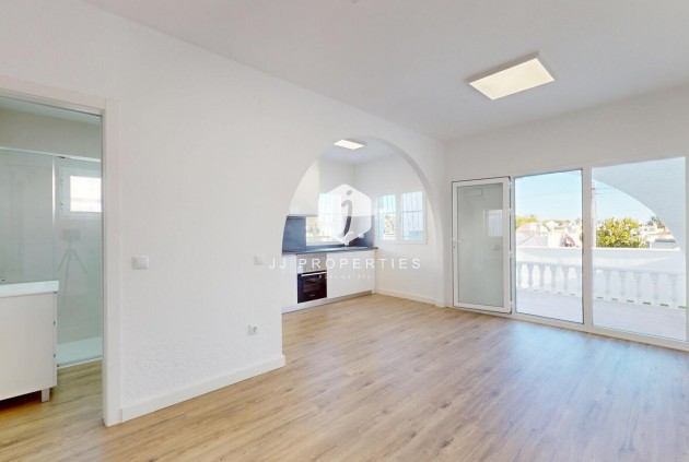 Resale - Chalet -
Orihuela Costa - Costa Blanca