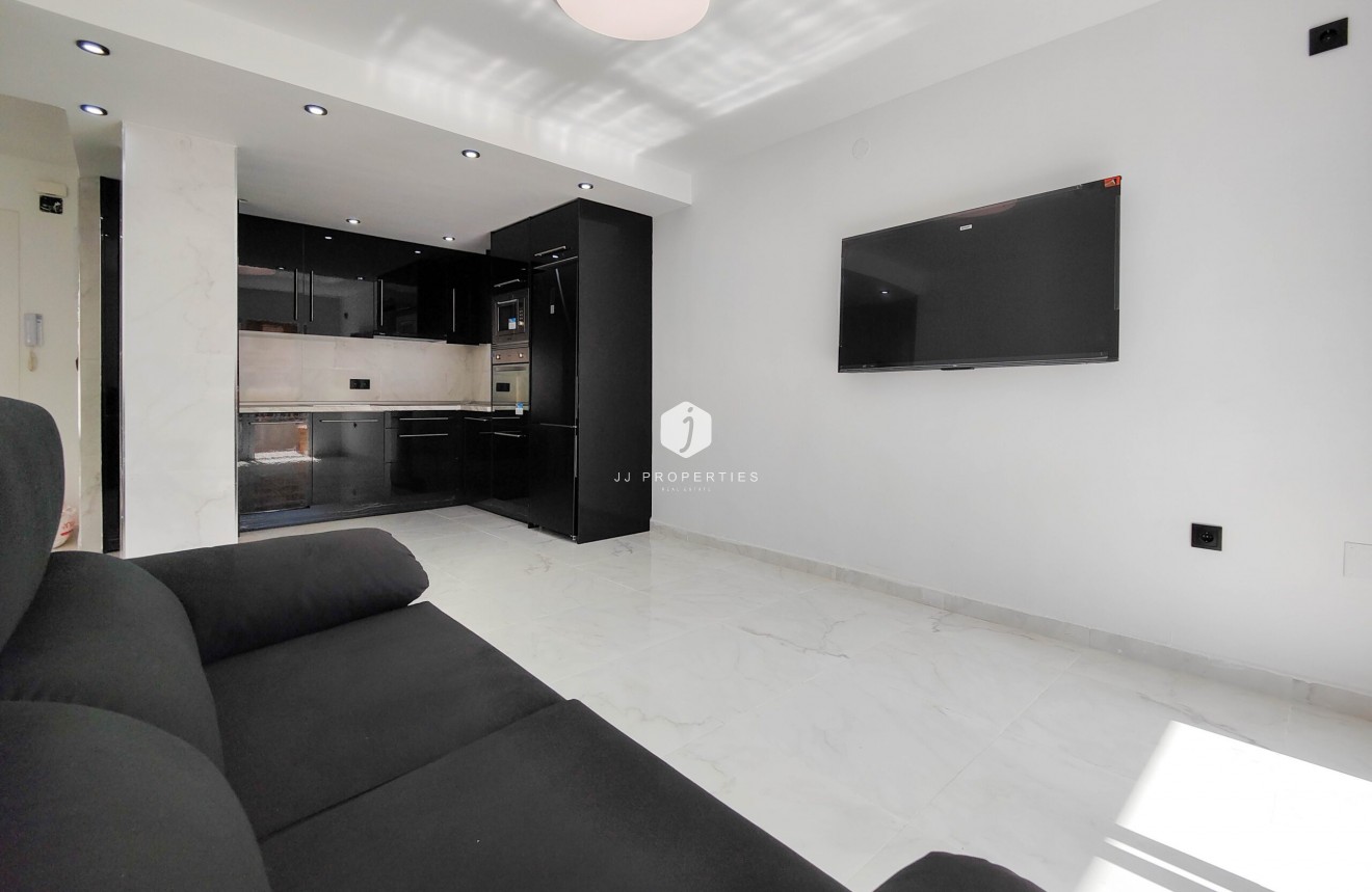Resale - Apartment / flat -
Torrevieja - Costa Blanca