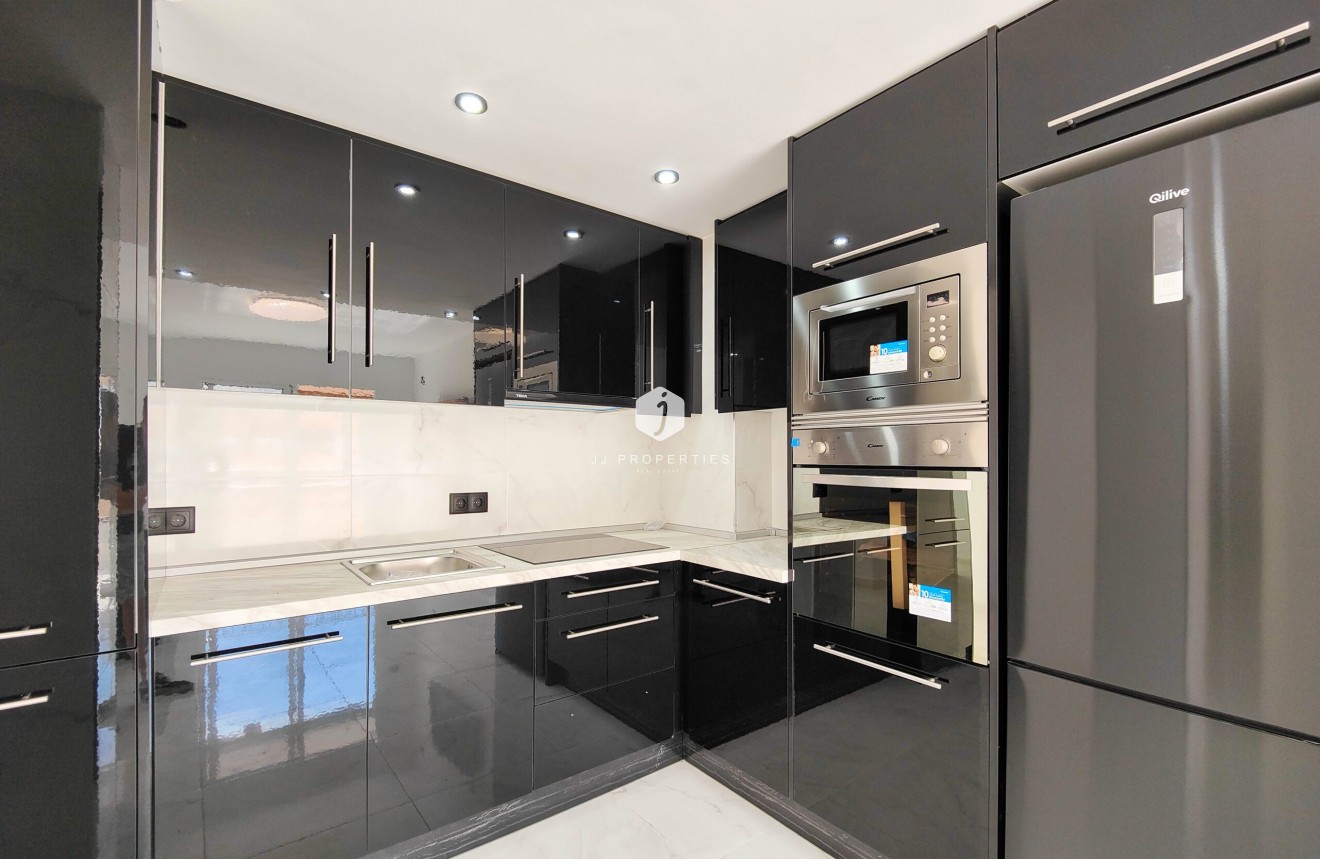 Resale - Apartment / flat -
Torrevieja - Costa Blanca