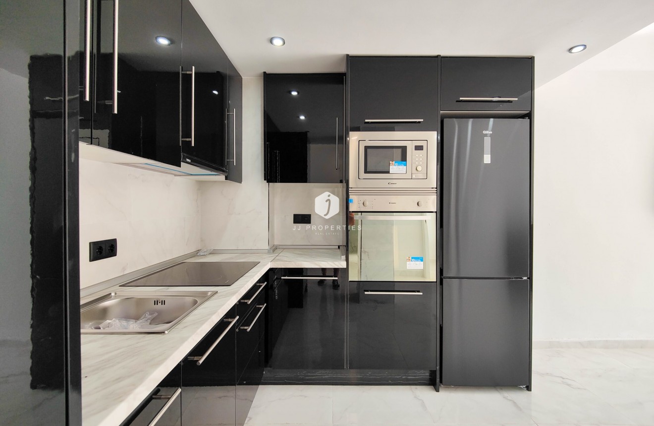 Resale - Apartment / flat -
Torrevieja - Costa Blanca