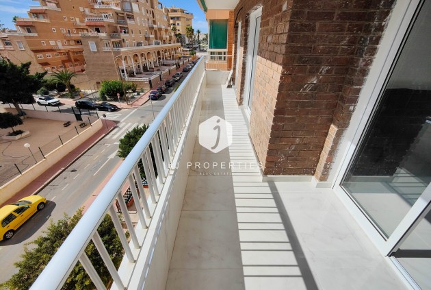 Resale - Apartment / flat -
Torrevieja - Costa Blanca