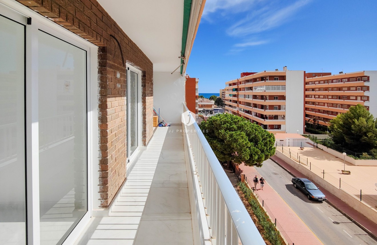 Resale - Apartment / flat -
Torrevieja - Costa Blanca