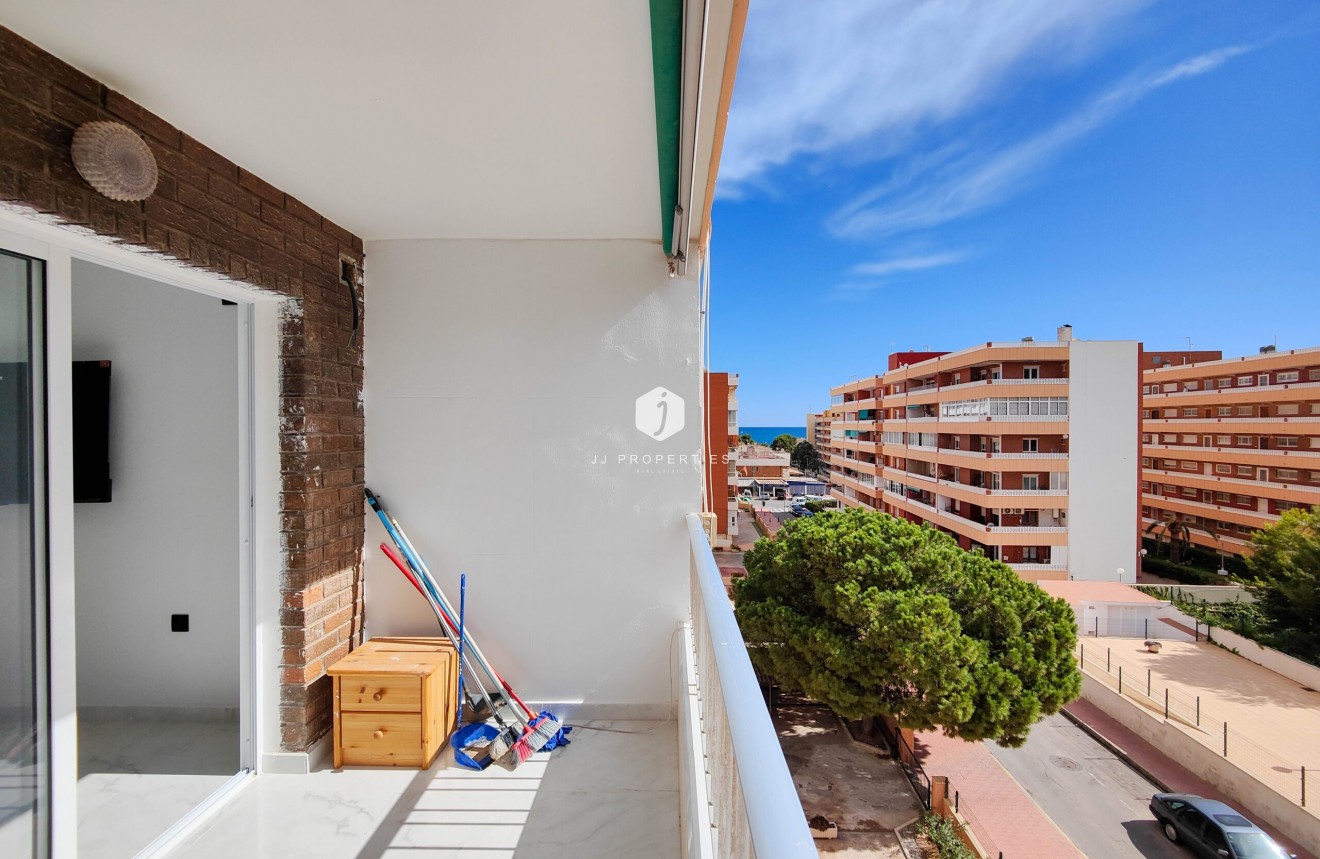 Resale - Apartment / flat -
Torrevieja - Costa Blanca