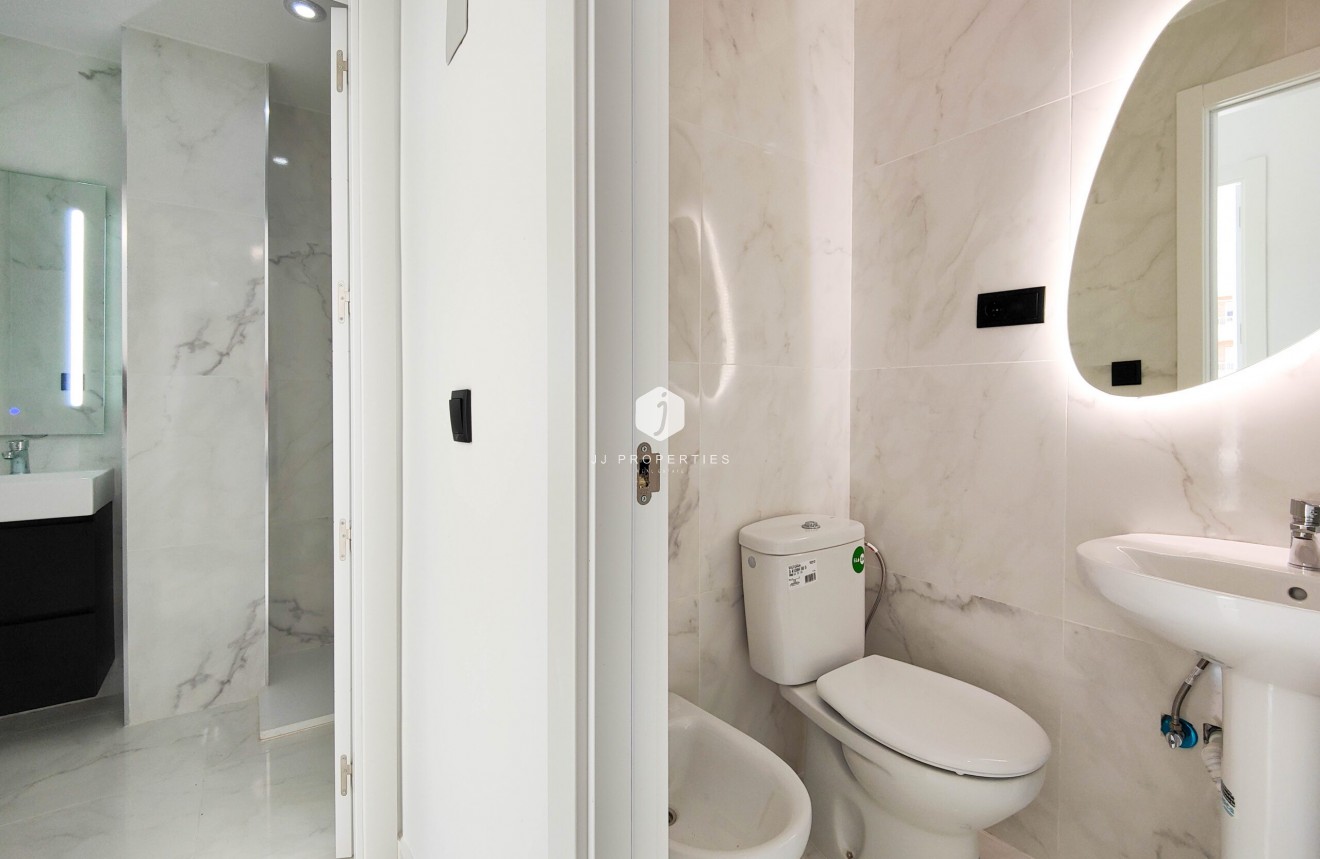 Resale - Apartment / flat -
Torrevieja - Costa Blanca