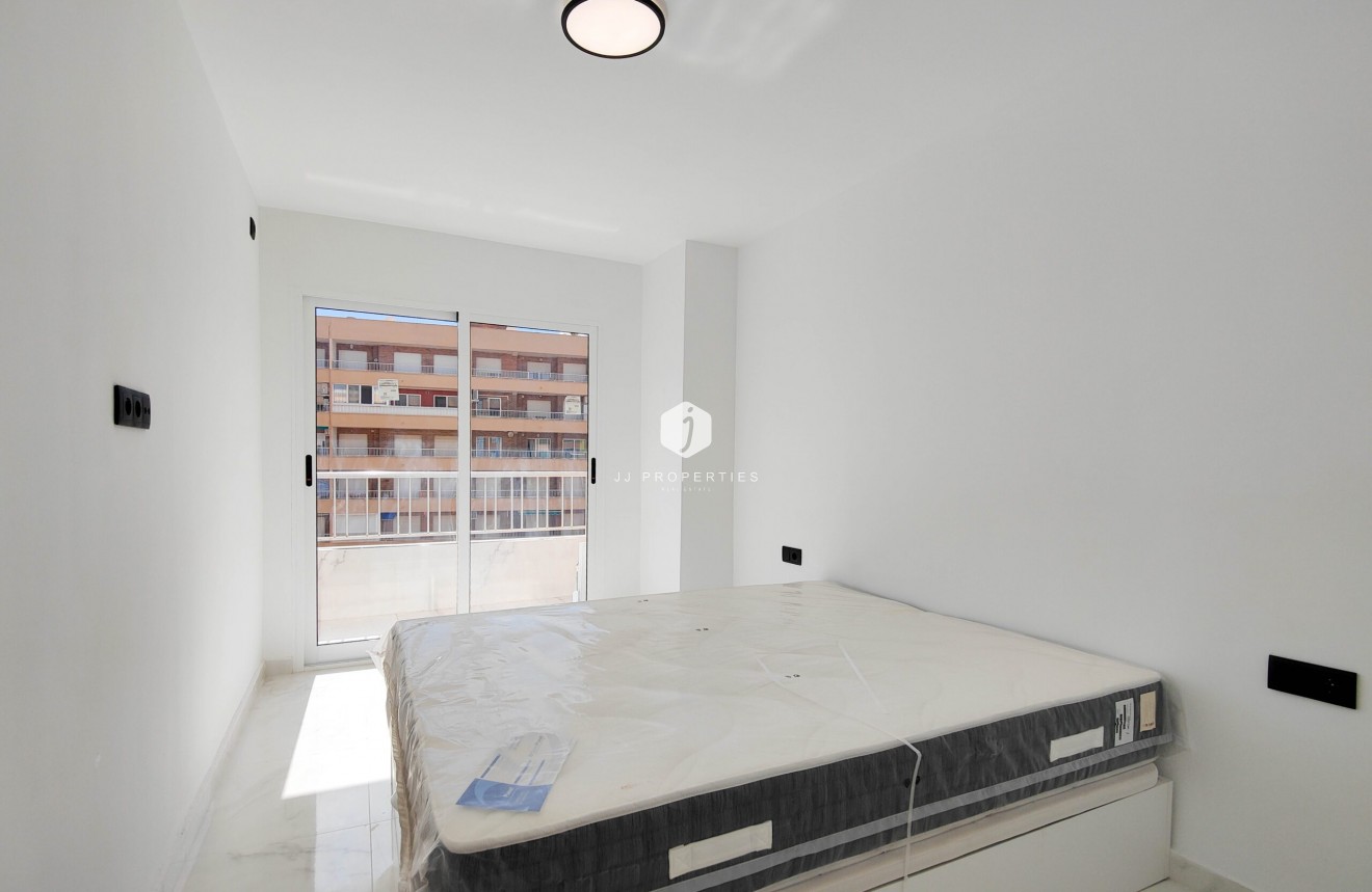 Resale - Apartment / flat -
Torrevieja - Costa Blanca