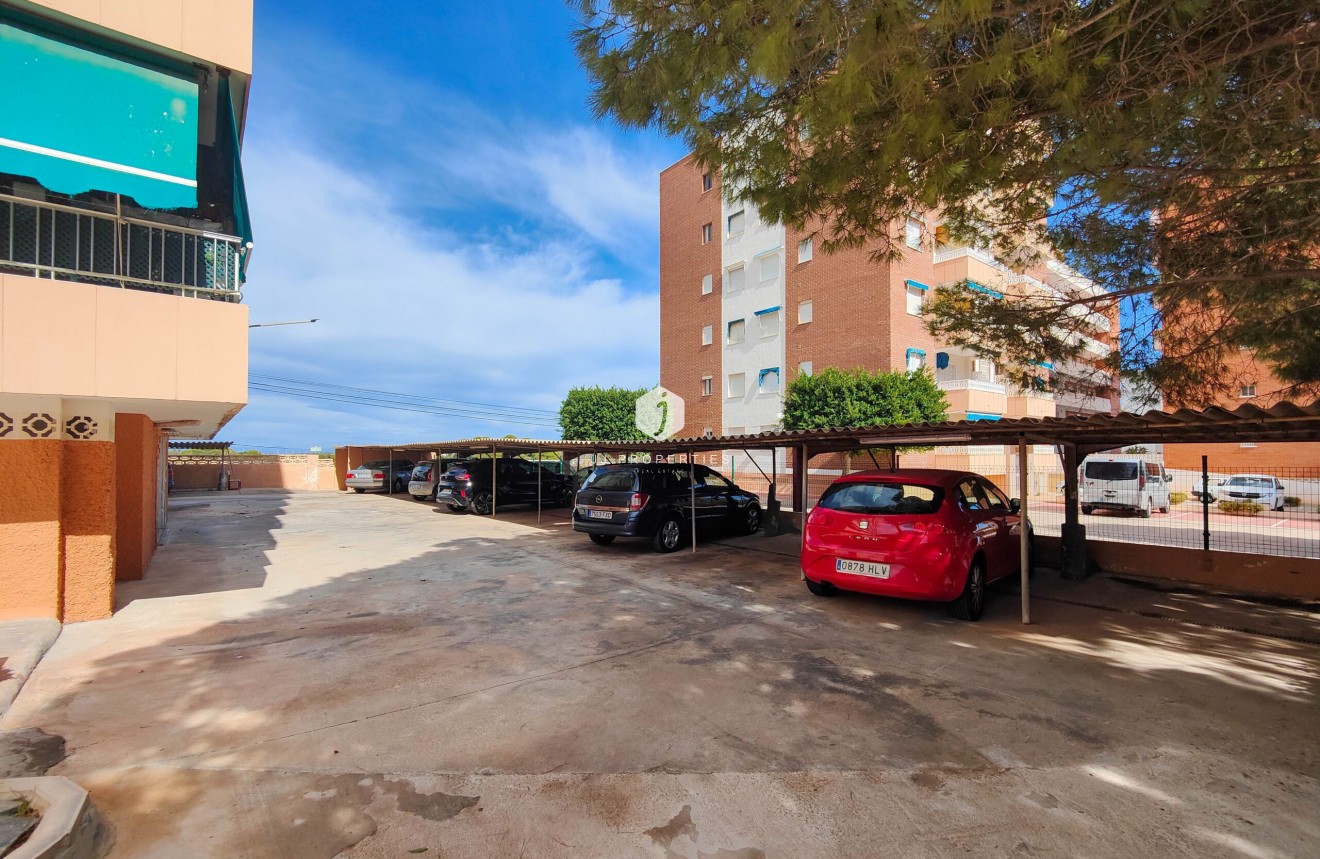 Resale - Apartment / flat -
Torrevieja - Costa Blanca