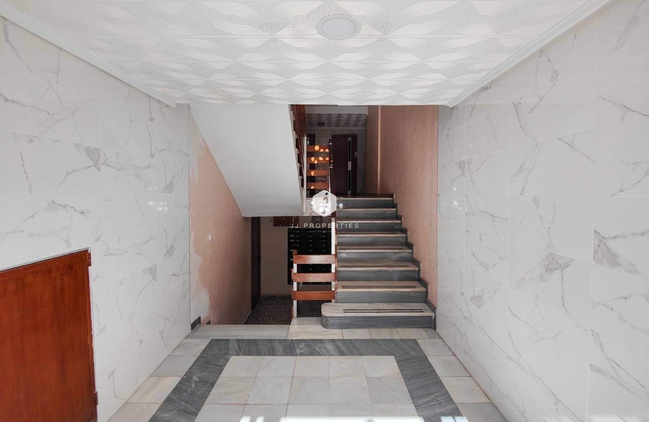 Resale - Apartment / flat -
Torrevieja - Costa Blanca