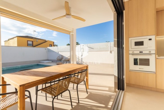 D'occasion - Villa -
Torrevieja - Costa Blanca