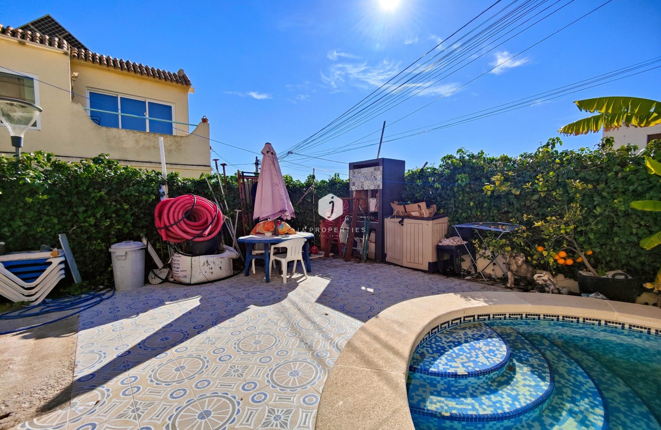 Resale - Chalet -
San Miguel de Salinas - Inland