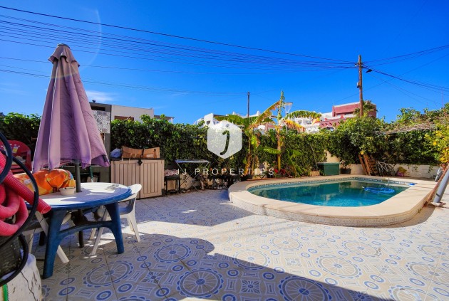 Resale - Chalet -
San Miguel de Salinas - Inland