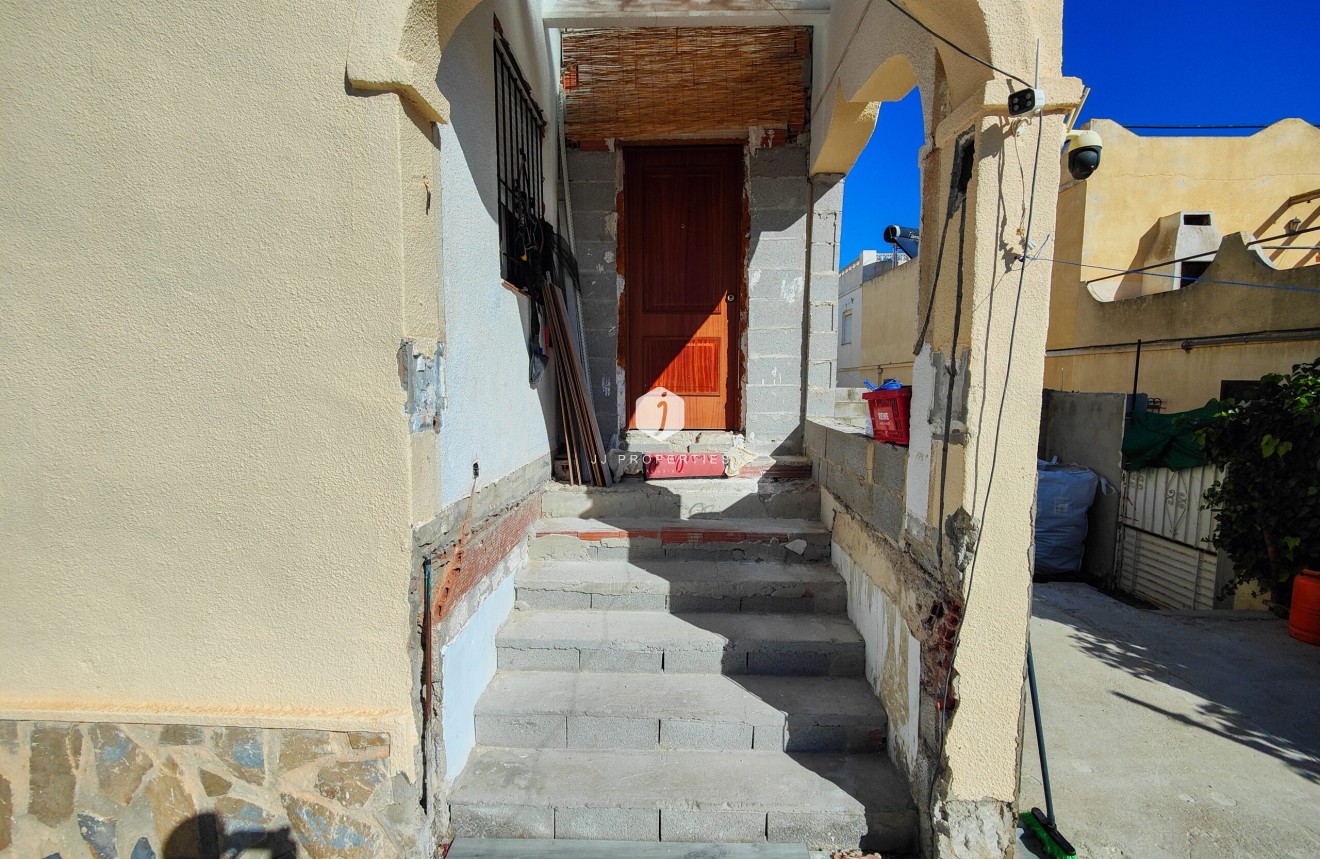 Resale - Chalet -
San Miguel de Salinas - Inland