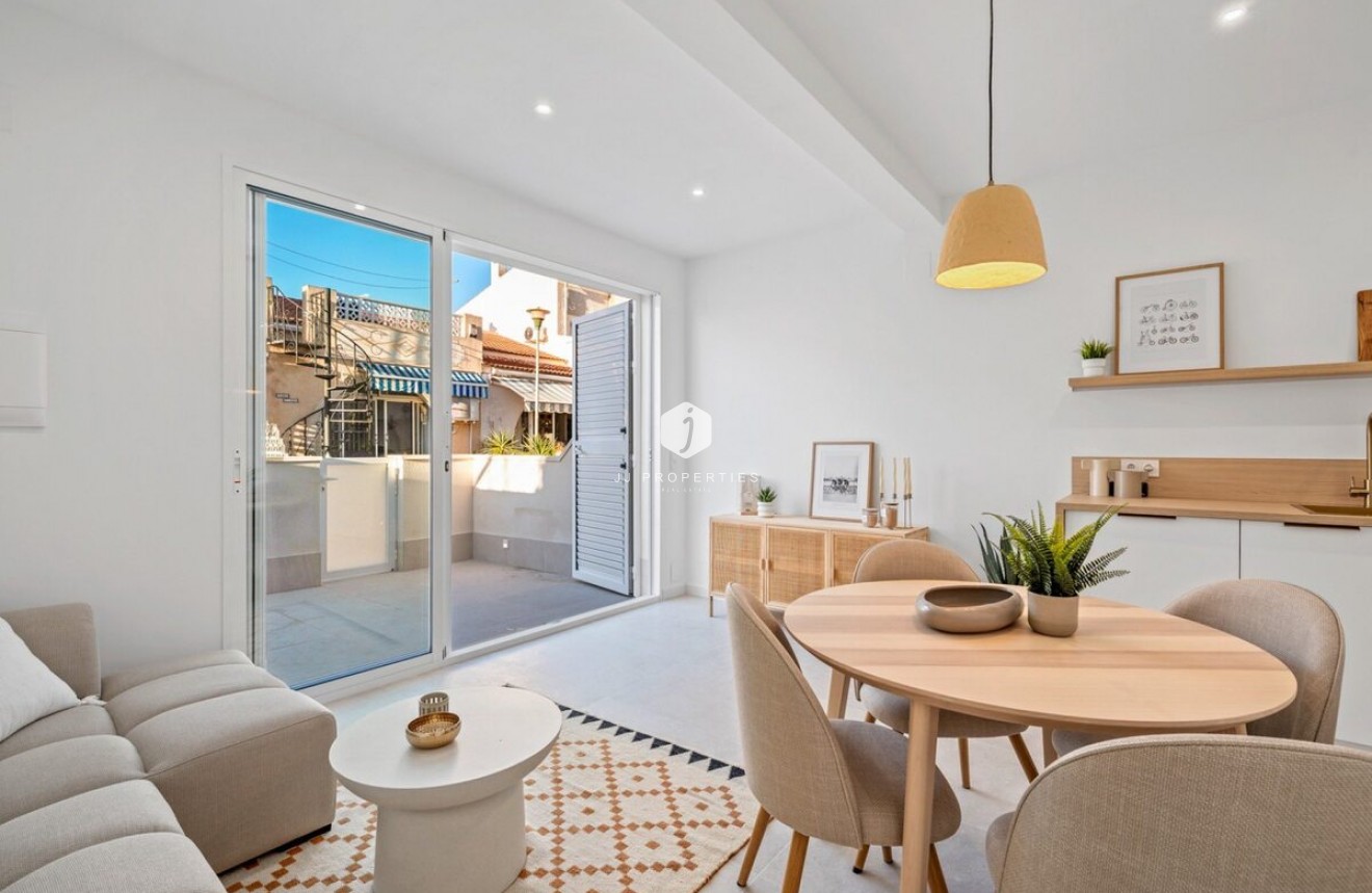 D'occasion - Chalet -
Torrevieja - Costa Blanca