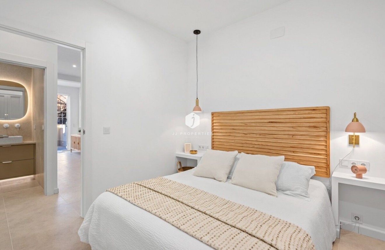 D'occasion - Chalet -
Torrevieja - Costa Blanca