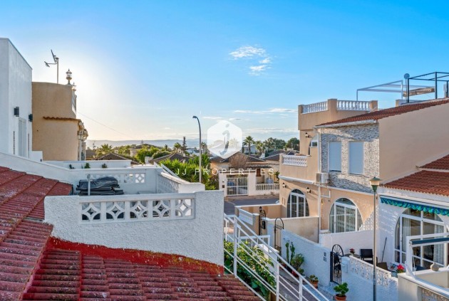 D'occasion - Chalet -
Torrevieja - Costa Blanca