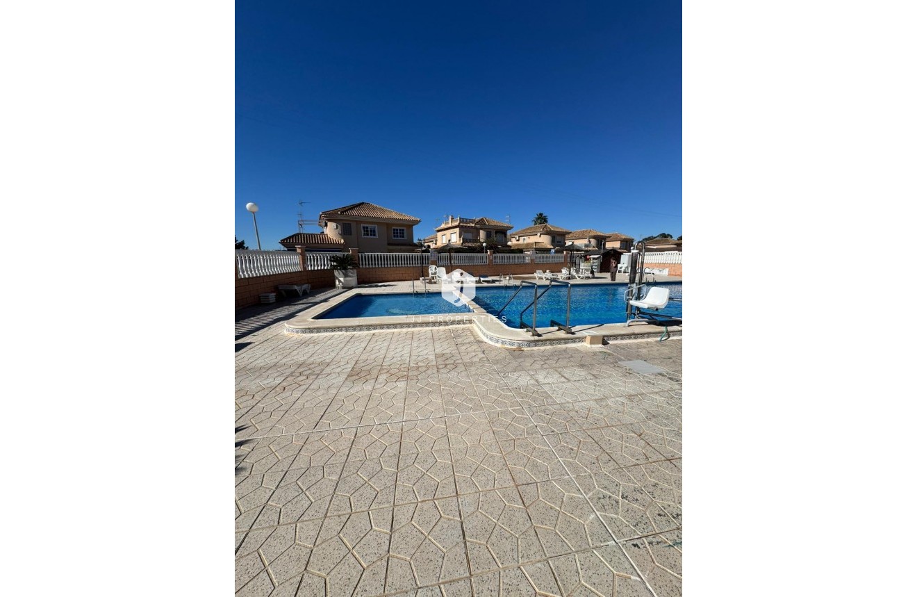 Resale - Bungalow -
Torrevieja - Costa Blanca