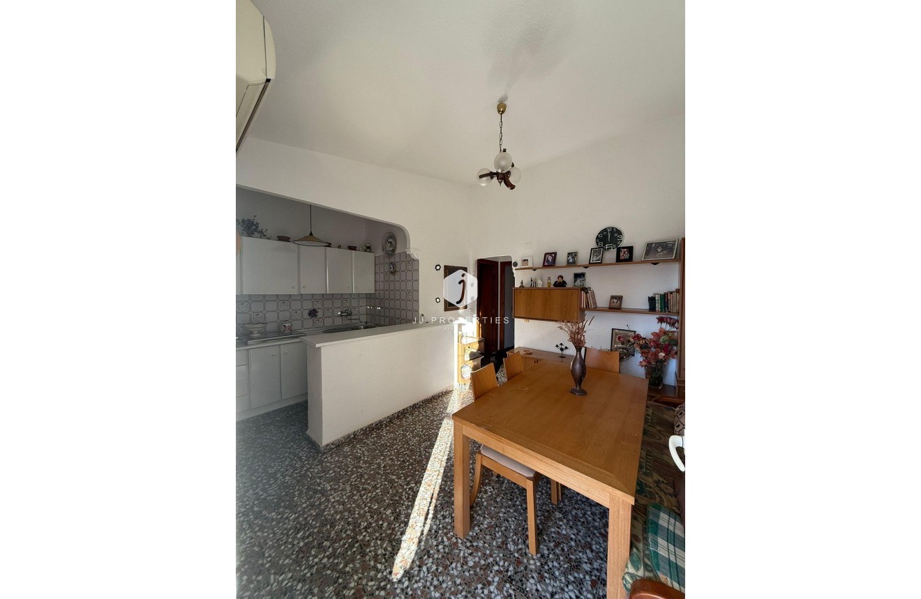 Resale - Chalet -
Torrevieja - Costa Blanca