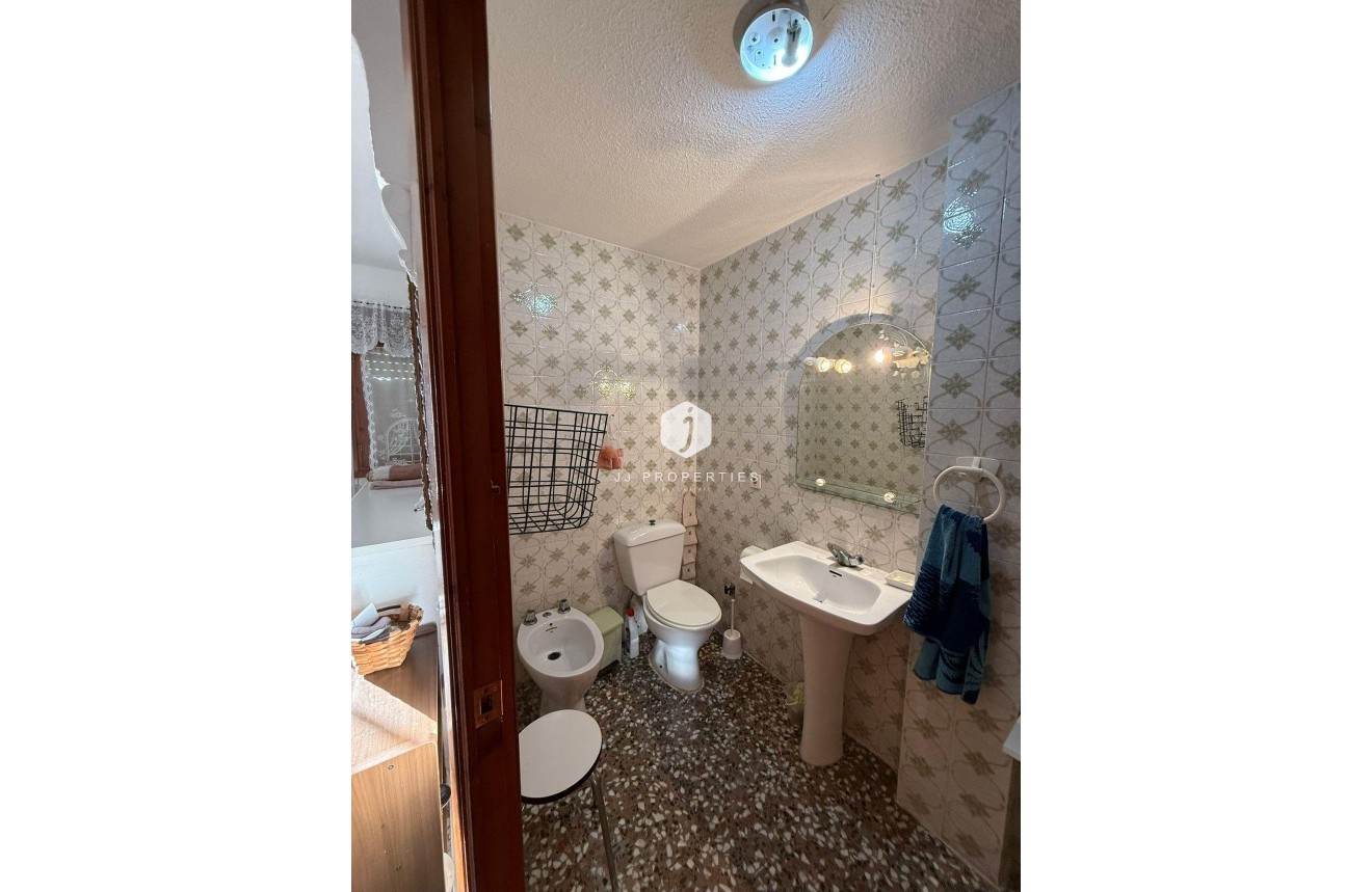 Resale - Chalet -
Torrevieja - Costa Blanca