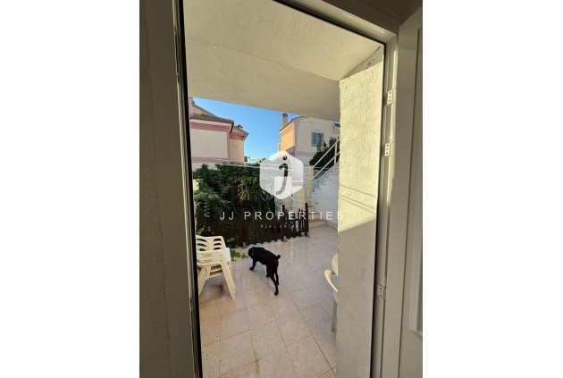 Resale - Chalet -
Torrevieja - Costa Blanca