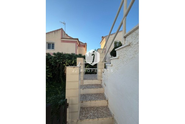 Resale - Chalet -
Torrevieja - Costa Blanca