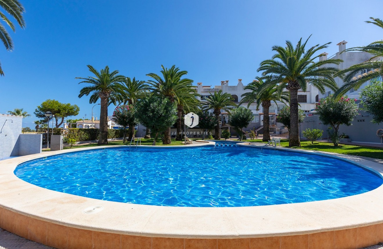 Resale - Apartment / flat -
La Mata - Costa Blanca