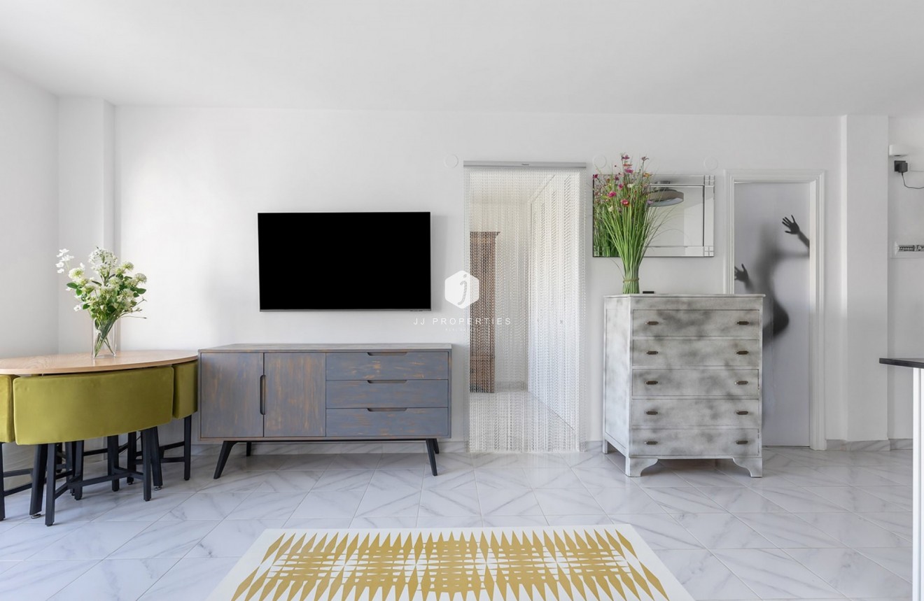 Resale - Apartment / flat -
La Mata - Costa Blanca