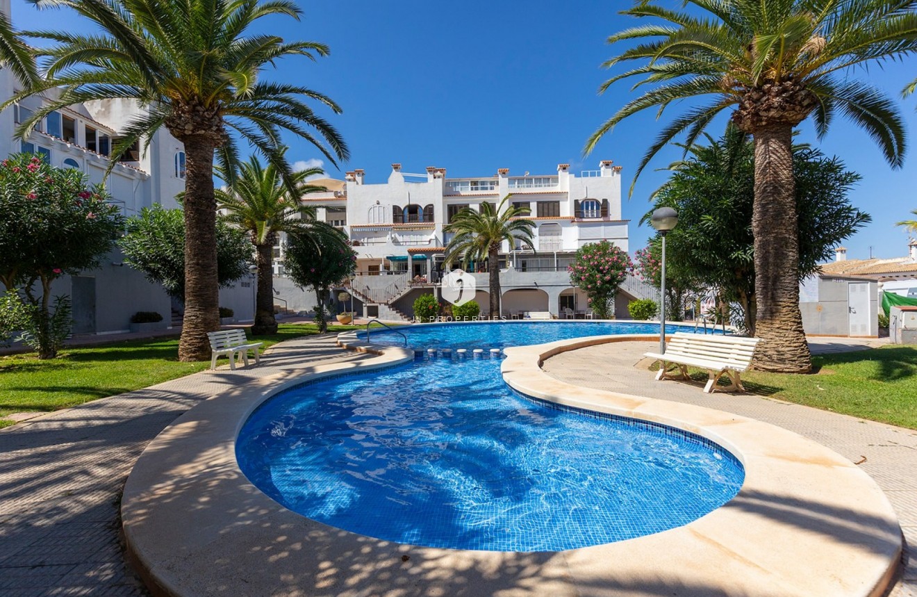 Resale - Apartment / flat -
La Mata - Costa Blanca