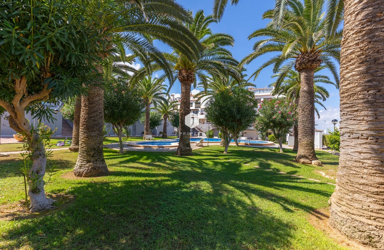 Resale - Apartment / flat -
La Mata - Costa Blanca