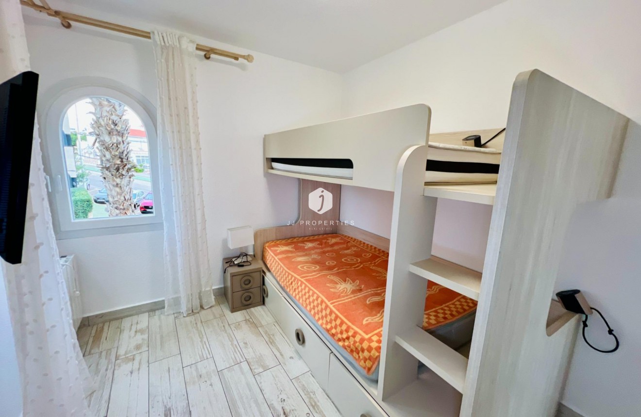 Resale - Apartment / flat -
Torrevieja - Miramar - Torre Del Moro