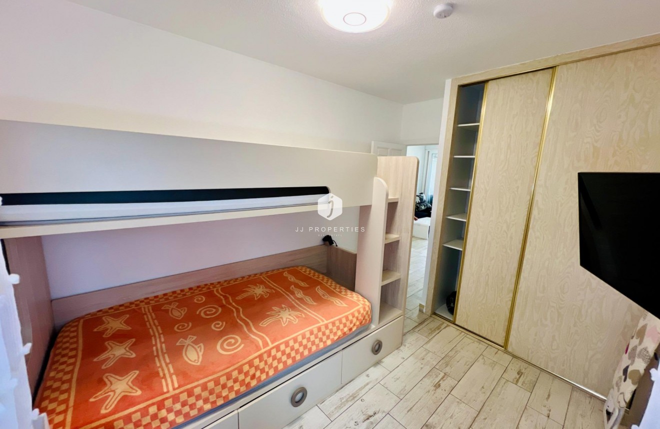 Resale - Apartment / flat -
Torrevieja - Miramar - Torre Del Moro